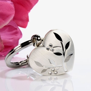 Fiori & Petali Engraved Keyring
